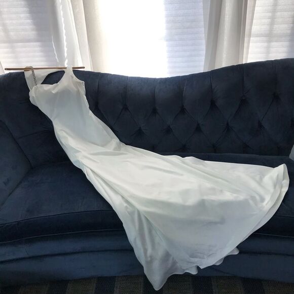 Faviana Candlelight Matte Satin Open Back Formal Dress Bridal Minimalist Size 4 - Picture 3 of 16